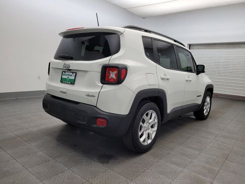 Used 2019 Jeep Renegade Latitude image 9