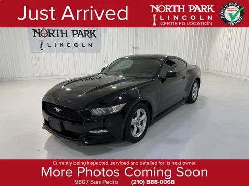 Used 2017 Ford Mustang Coupe RWD image 1