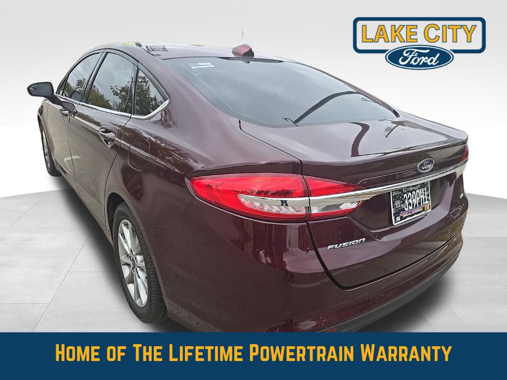 Used 2017 Ford Fusion SE w/ Fusion SE Technology Package FWD image 10