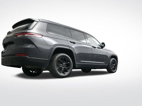 Used 2024 Jeep Grand Cherokee L Laredo image 30