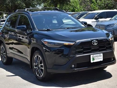 Used 2026 Toyota Corolla Cross XLE w/ Convenience Package FWD image 4
