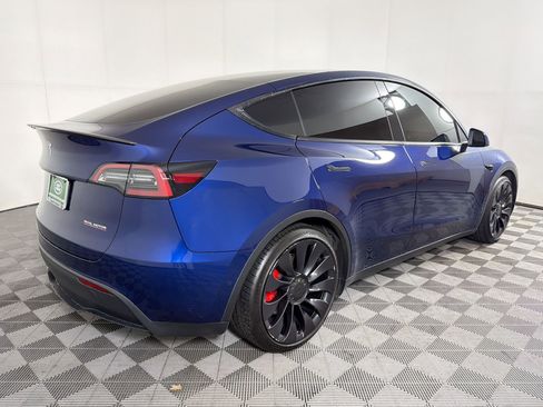 Used 2022 Tesla Model Y Performance AWD/4WD image 9