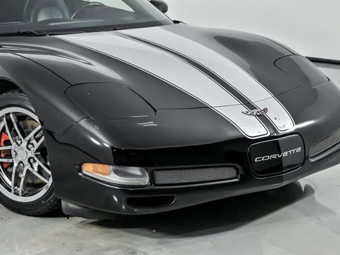 Used 2003 Chevrolet Corvette Z06 w/ Memory Package, 3 Drivers RWD image 2