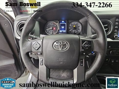 Used 2021 Toyota Tacoma TRD Off-Road w/ Technology Package AWD/4WD image 21