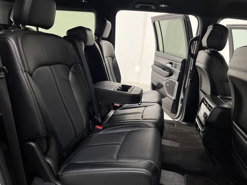 Used 2024 Jeep Wagoneer Series II w/ Flexible Seating Group RWD image 23
