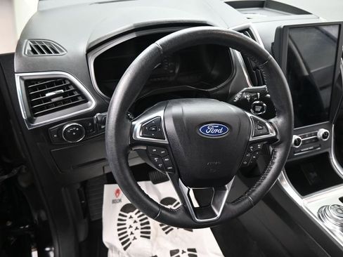 Certified 2022 Ford Edge Titanium AWD/4WD image 2