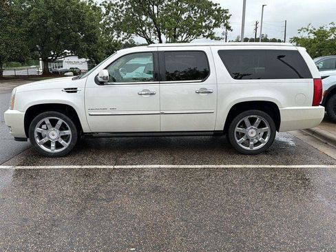 Used 2010 Cadillac Escalade ESV Premium RWD image 13