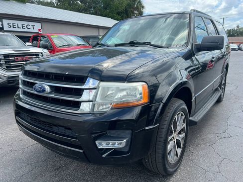 Used 2016 Ford Expedition XLT w/ Equipment Group 202A RWD image 2