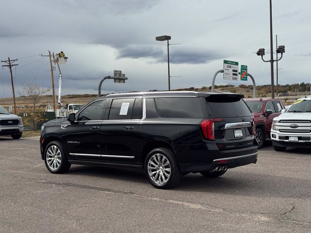 Used 2024 GMC Yukon XL Denali AWD/4WD image 3