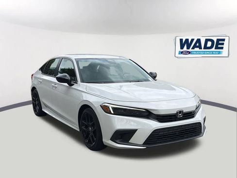Used 2024 Honda Civic Sport image 3