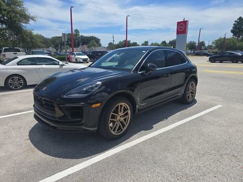Used 2023 Porsche Macan S AWD/4WD image 2