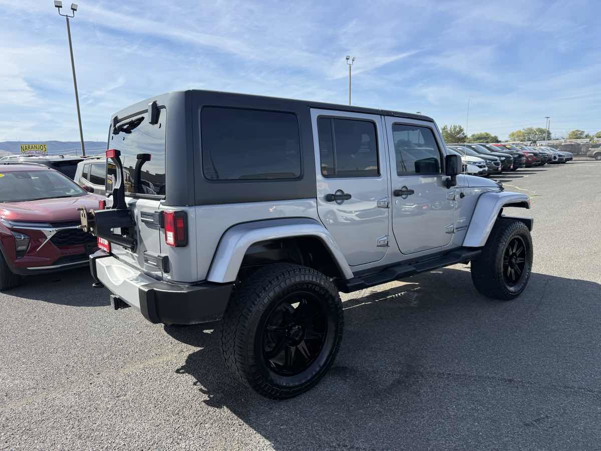 Used 2013 Jeep Wrangler Unlimited Sahara AWD/4WD image 6
