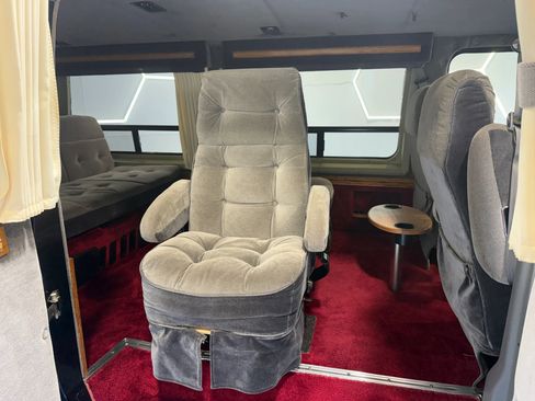 Used 1988 Ford E-150 and Econoline 150 RWD image 29