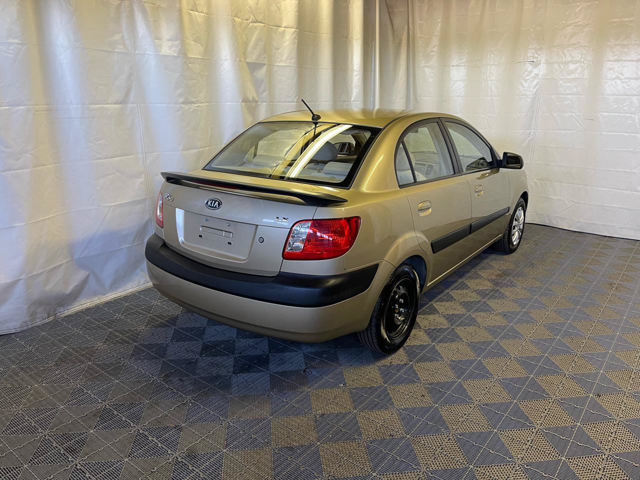 Used 2007 Kia Rio LX FWD image 12