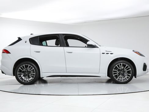 Certified 2023 Maserati Grecale Modena AWD/4WD image 6