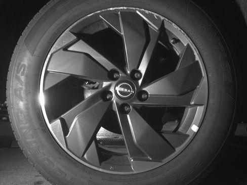 Used 2025 Nissan Rogue SV FWD image 15