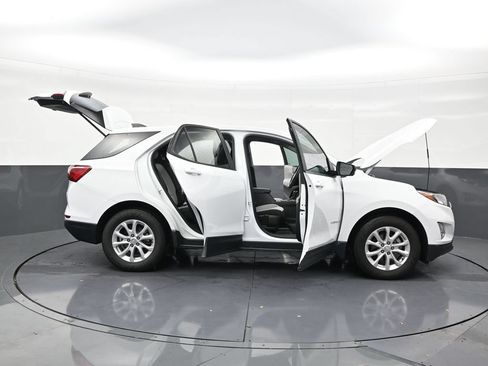 Used 2020 Chevrolet Equinox LS FWD image 26
