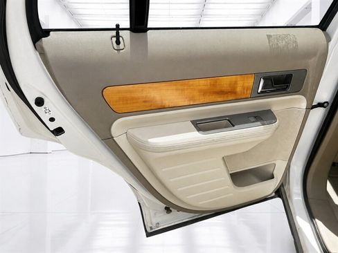 Used 2007 Lincoln MKX AWD image 34