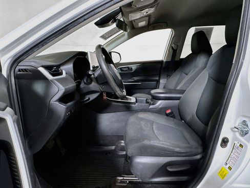 Used 2023 Toyota RAV4 LE FWD image 18