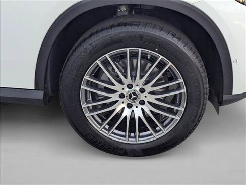 Used 2026 Mercedes-Benz GLC 300 image 9