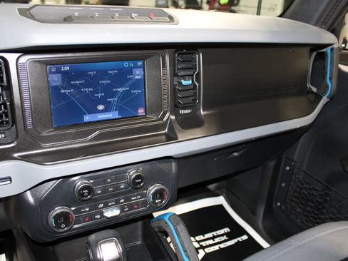 Used 2021 Ford Bronco Black Diamond w/ Sasquatch Package AWD/4WD image 23
