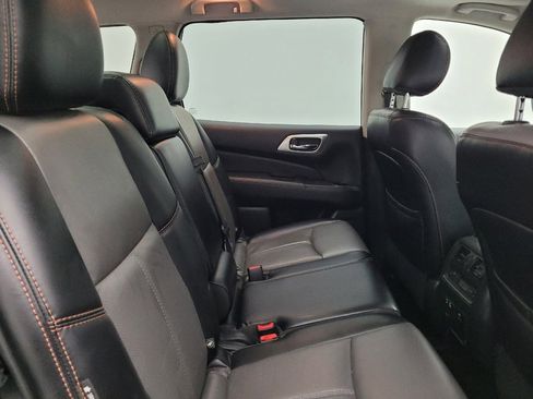 Used 2019 Nissan Pathfinder SL AWD/4WD image 19