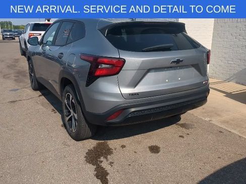 Certified 2024 Chevrolet Trax RS w/ Driver Confidence Package FWD image 4