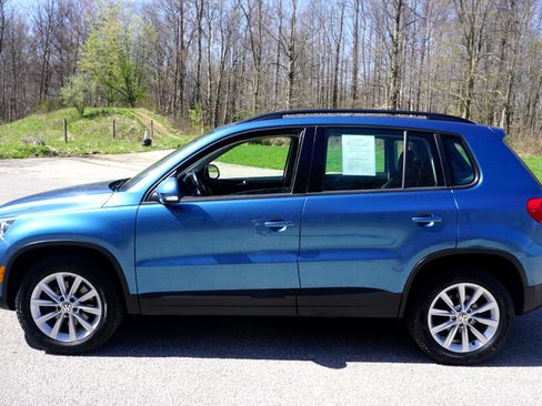 Used 2018 Volkswagen Tiguan Limited w/ Premium Package image 2