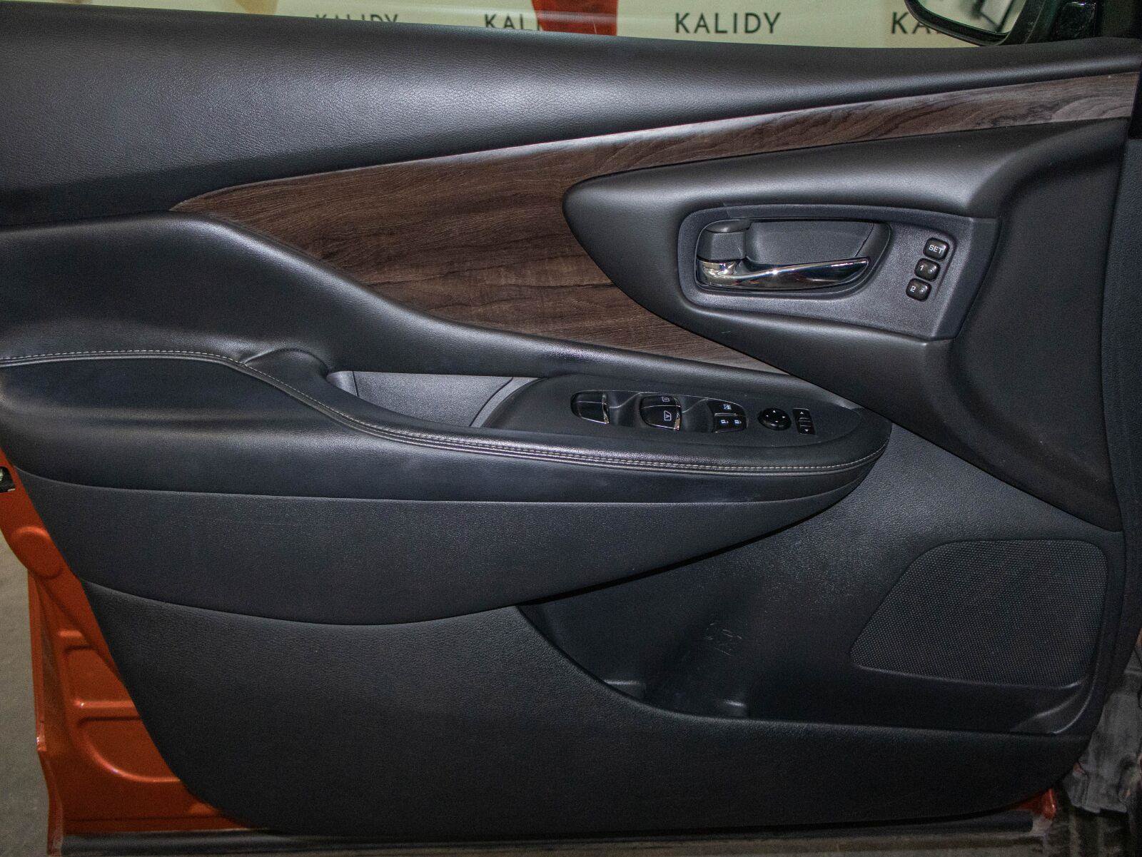 Used 2020 Nissan Murano Platinum w/ Cargo Package FWD image 11