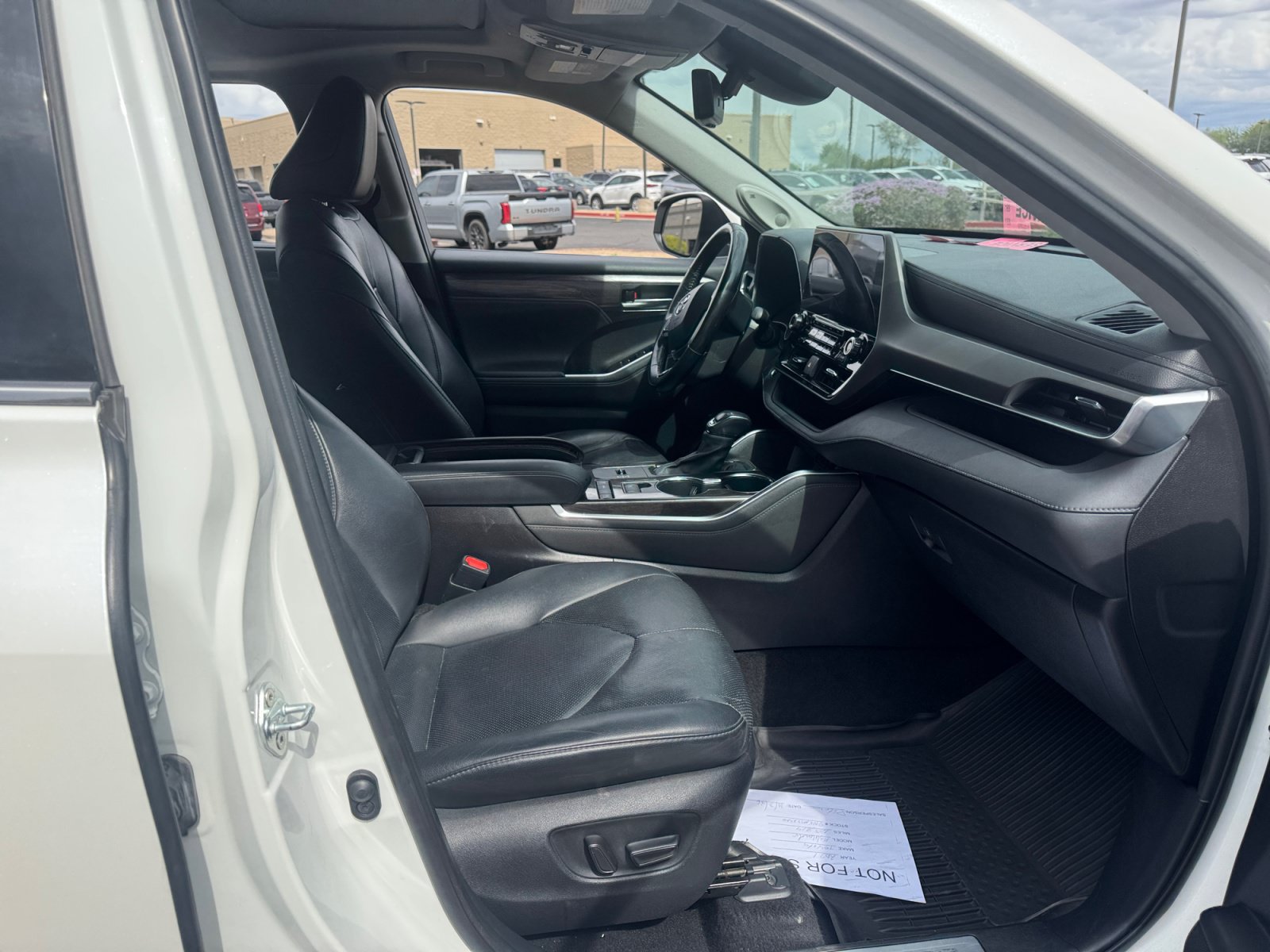 Used 2021 Toyota Highlander Limited FWD image 19