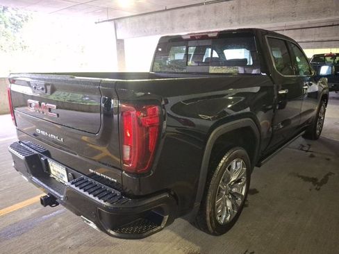 Certified 2022 GMC Sierra 1500 Denali w/ Denali Reserve Package AWD/4WD image 5