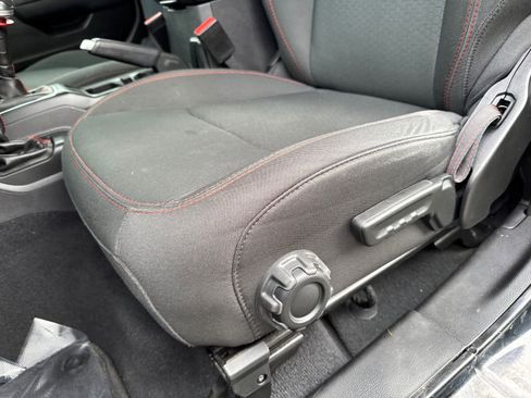 Used 2022 Jeep Wrangler Rubicon w/ LED Lighting Group image 15