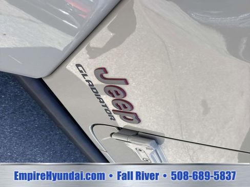 Used 2020 Jeep Gladiator Rubicon AWD/4WD image 11