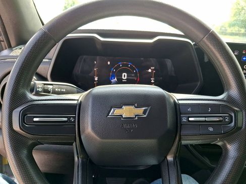 Used 2023 Chevrolet Colorado W/T RWD image 16