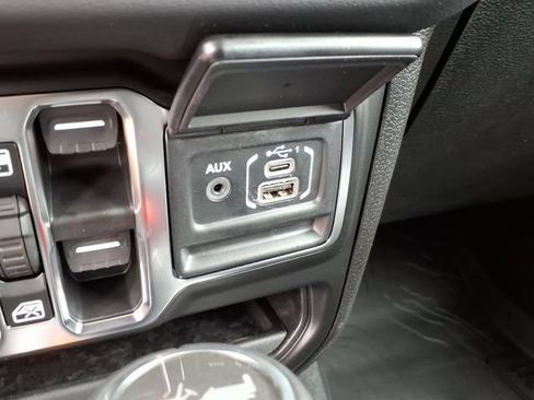 New 2026 Jeep Wrangler Unlimited Sahara AWD/4WD image 10