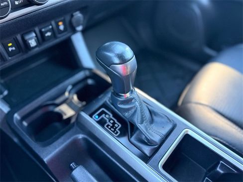 Used 2022 Toyota Tacoma Limited image 12