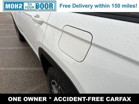 Used 2022 Jeep Grand Cherokee Trailhawk w/ Luxury Tech Group III image 11