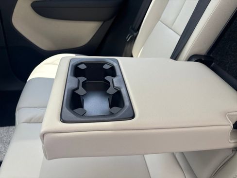 New 2026 Volvo XC40 B5 Plus w/ Protection Package Premier image 32