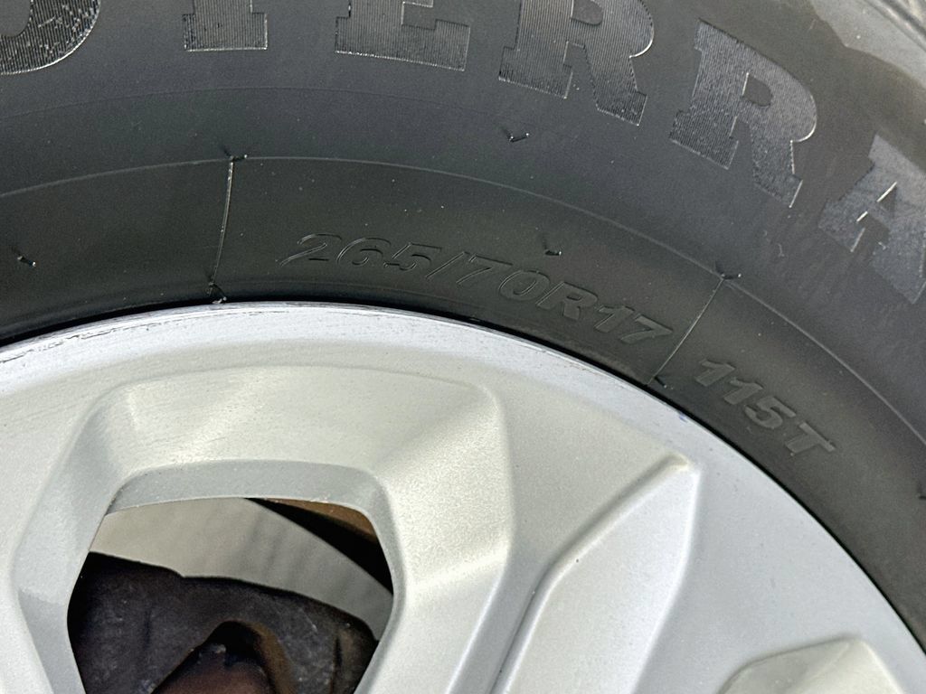 Used 2019 Toyota 4Runner SR5 AWD/4WD image 30