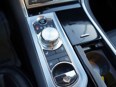 Used 2015 Jaguar XF Portfolio RWD image 12