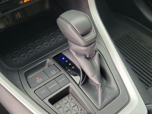 Used 2024 Toyota RAV4 LE FWD image 27