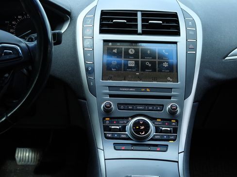 Used 2017 Lincoln MKZ Premiere image 6