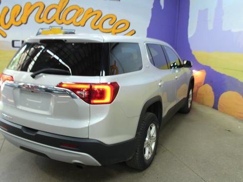 Used 2017 GMC Acadia SLE FWD image 8