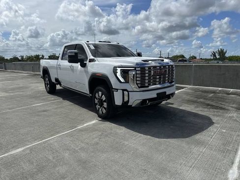 Used 2024 GMC Sierra 3500 Denali w/ Denali Reserve Package AWD/4WD image 16