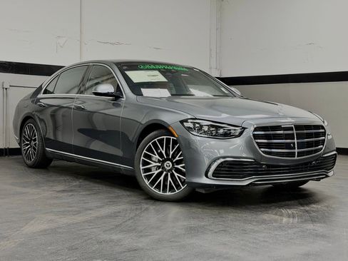 Used 2024 Mercedes-Benz S 580 4MATIC Sedan image 2