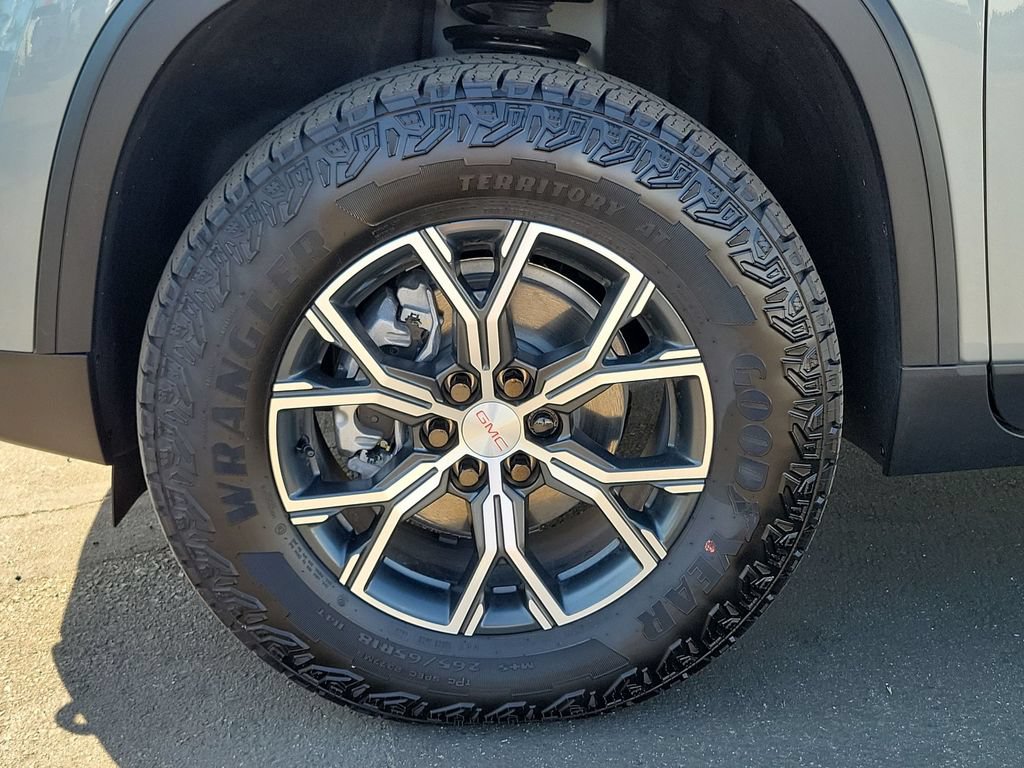 Used 2026 GMC Acadia AT4 w/ Luxury Package AWD/4WD image 33