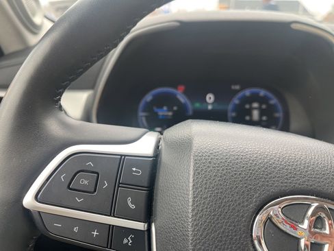 Used 2023 Toyota Highlander Platinum image 14