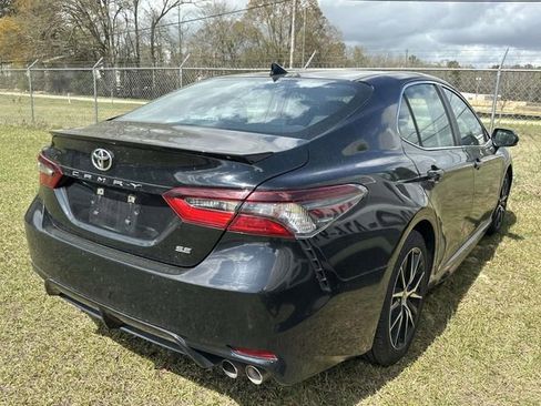 Used 2024 Toyota Camry SE image 13