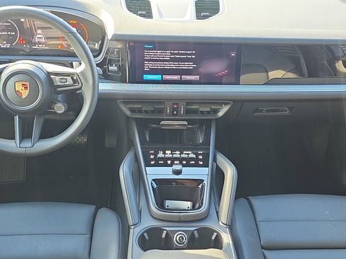 Certified 2025 Porsche Cayenne Base image 22