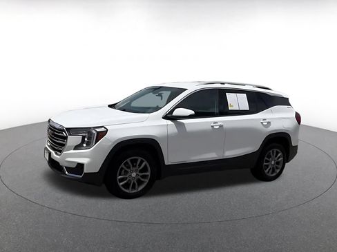 Used 2024 GMC Terrain SLT AWD/4WD image 8
